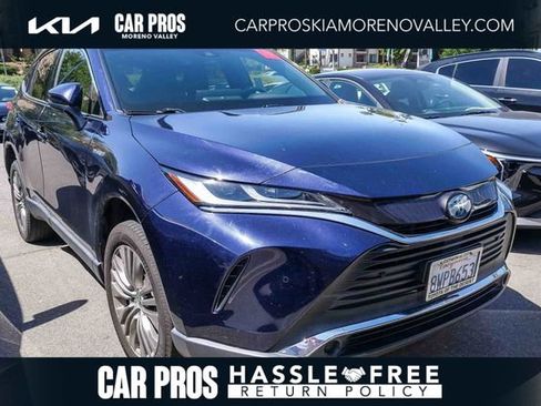 Used 2021 Toyota Venza XLE w/ Carpet Mat Package (TMS) image 1