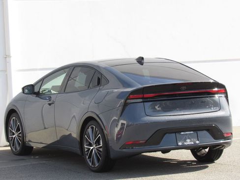 Used 2026 Toyota Prius XLE image 5