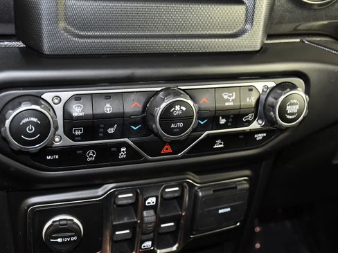 Used 2021 Jeep Wrangler Unlimited Sport AWD/4WD image 28