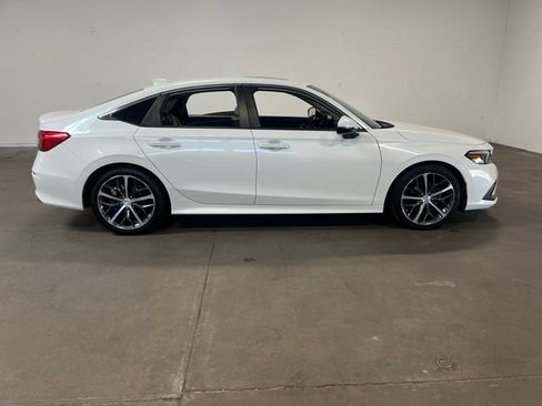Used 2024 Honda Civic Touring image 2