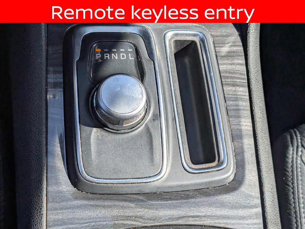 Used 2020 Chrysler 300 Touring w/ Chrome Appearance Package RWD image 20