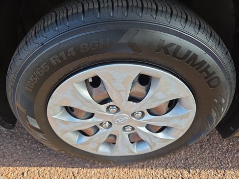 Used 2017 Hyundai Accent SE image 12