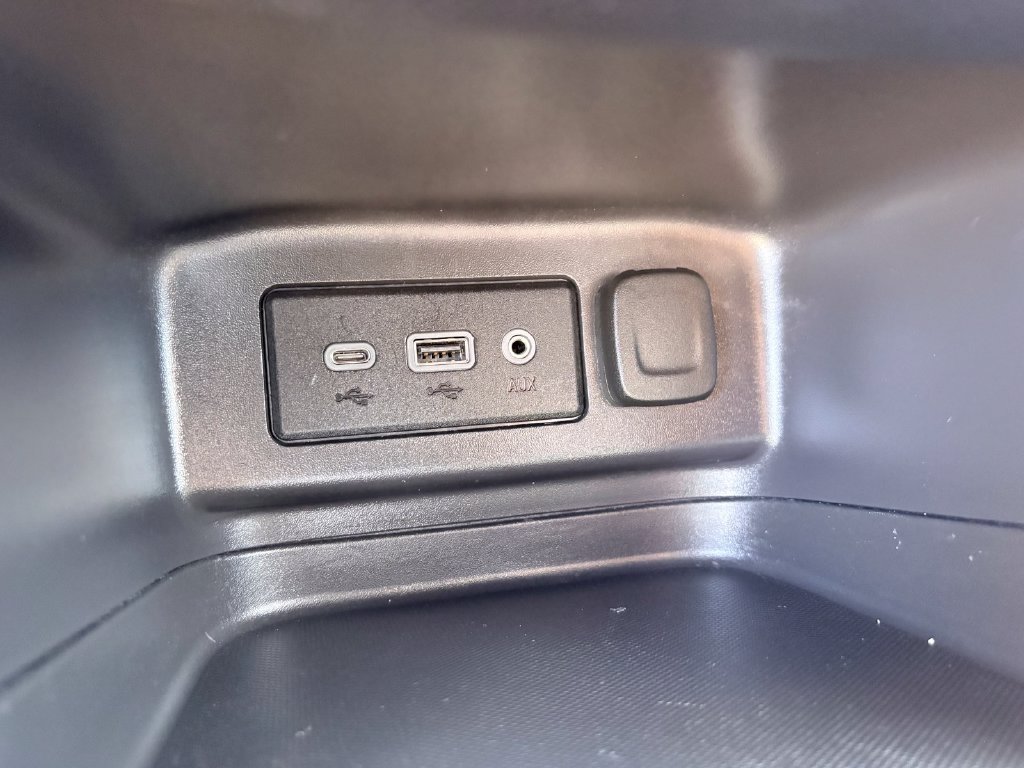 Used 2024 Chevrolet Equinox LT FWD image 19