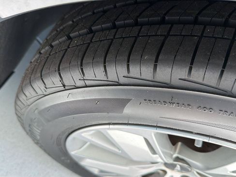 Used 2023 Genesis GV70 2.5T AWD/4WD image 41