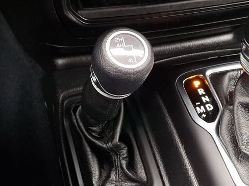 Used 2022 Jeep Wrangler Unlimited Sport AWD/4WD image 26