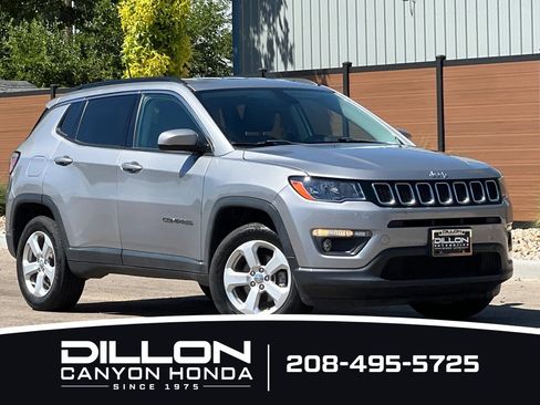 Used 2017 Jeep Compass Latitude AWD/4WD image 2