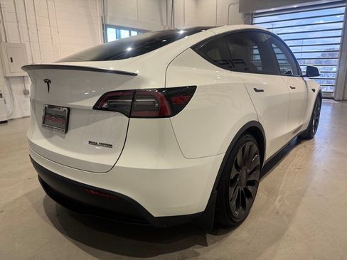 Used 2023 Tesla Model Y Performance AWD/4WD image 5