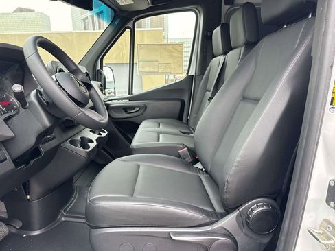 New 2025 Mercedes-Benz Sprinter 2500 image 8