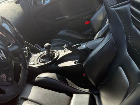 Used 2017 Nissan 370Z Coupe image 6
