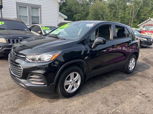 Used 2021 Chevrolet Trax LS w/ Tint and Cruise Package AWD/4WD image 3