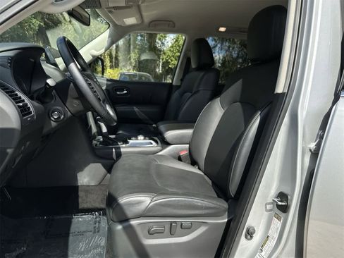 Used 2024 Nissan Armada SV image 11