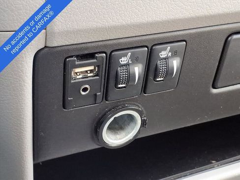 Used 2016 Toyota Sienna L image 23