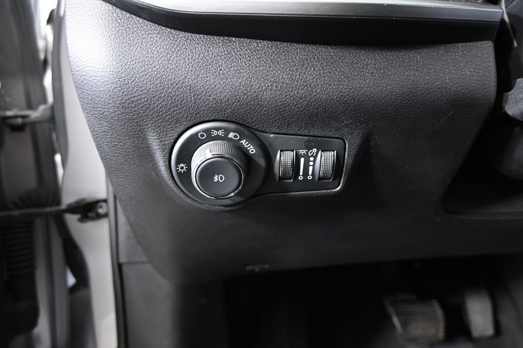 Used 2024 Jeep Compass Latitude AWD/4WD image 23