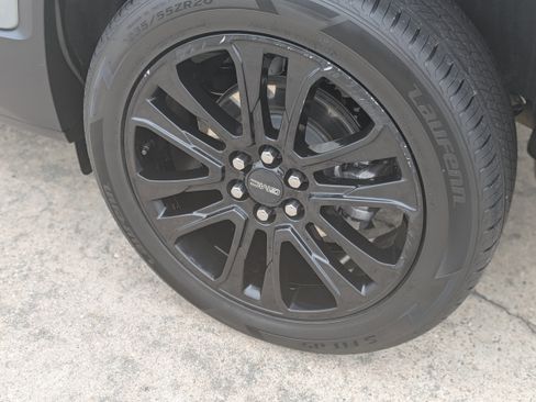 Used 2023 GMC Acadia SLE w/ Driver Convenience Package image 9