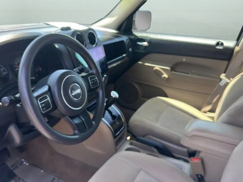 Used 2015 Jeep Patriot Sport FWD image 39
