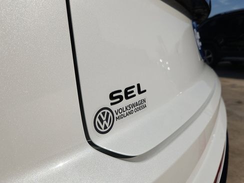 New 2026 Volkswagen Atlas Cross Sport SEL R-Line image 10