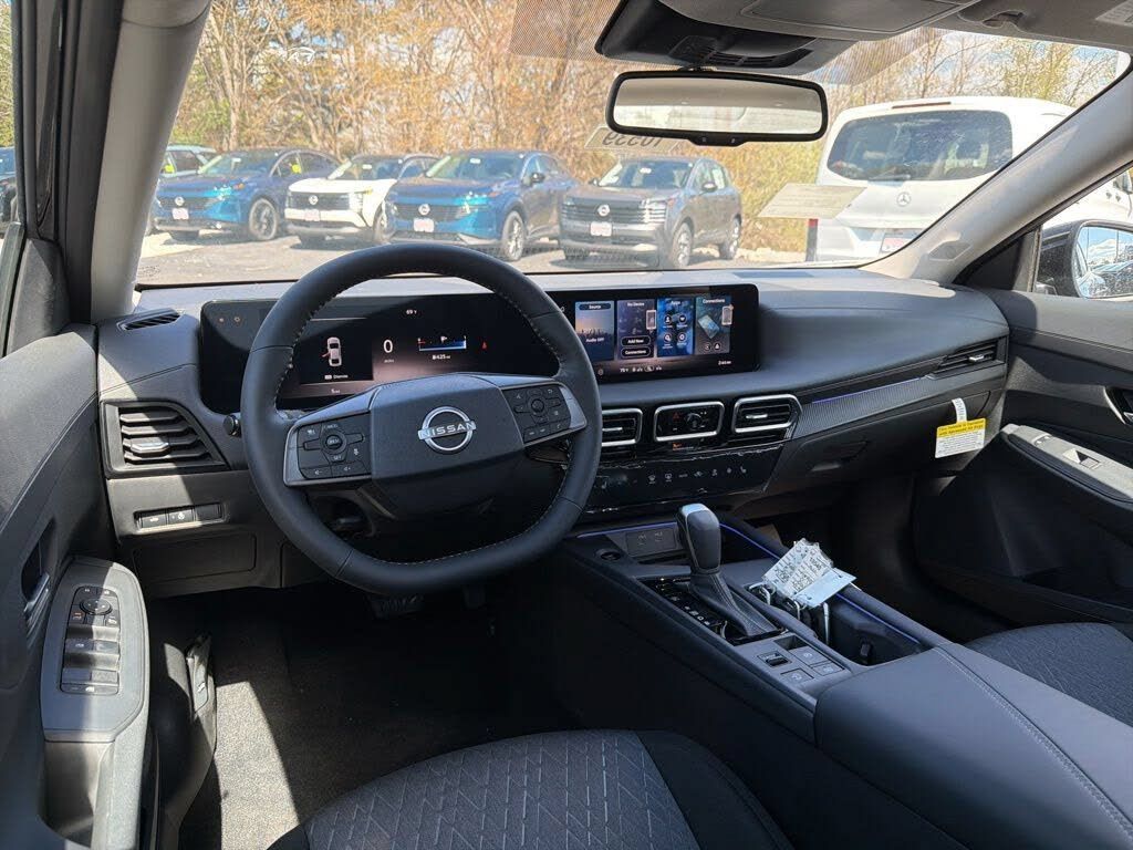 Used 2026 Nissan Sentra SV w/ SV Convenience Package FWD image 12