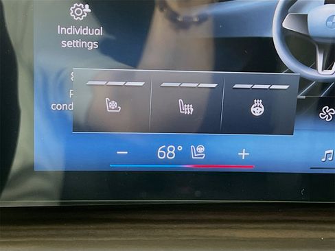 New 2025 BMW i7 xDrive60 image 23