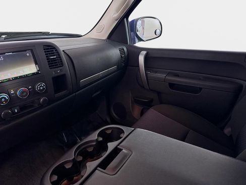 Used 2014 GMC Sierra 2500 SLE w/ Snow Plow Prep Package image 19