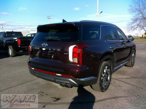 Used 2024 Hyundai Palisade Limited image 2