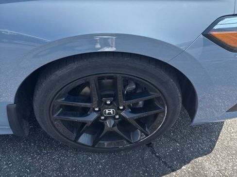 Used 2023 Honda Civic Sport image 16