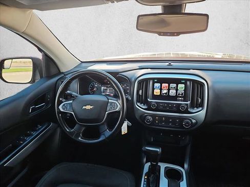 Used 2017 Chevrolet Colorado LT AWD/4WD image 3