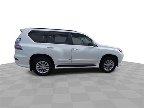 Used 2017 Lexus GX 460 Premium w/ Premium Package image 9