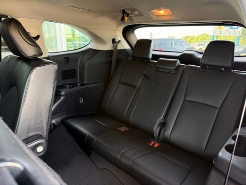 Used 2023 Toyota Highlander XLE image 22