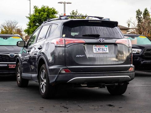 Used 2016 Toyota RAV4 XLE image 4