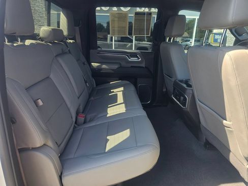 Used 2024 Chevrolet Silverado 2500 LTZ w/ LTZ Convenience Package AWD/4WD image 10