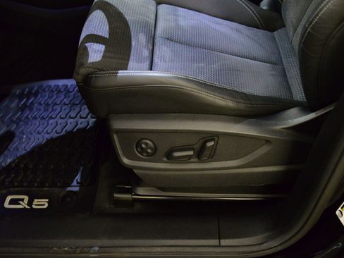 Certified 2024 Audi Q5 e Premium Plus w/ Premium Plus Package image 28