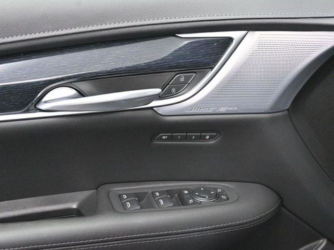 Used 2025 Cadillac XT5 Premium Luxury AWD/4WD image 12