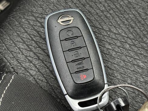 Used 2025 Nissan Rogue SV AWD/4WD image 27