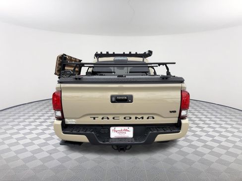 Used 2019 Toyota Tacoma TRD Off-Road image 16