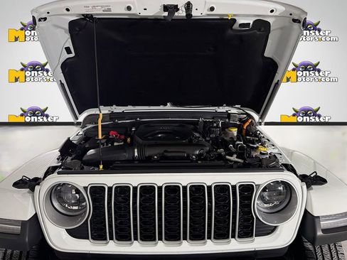 Used 2025 Jeep Wrangler Unlimited Sahara w/ Safety Group image 31