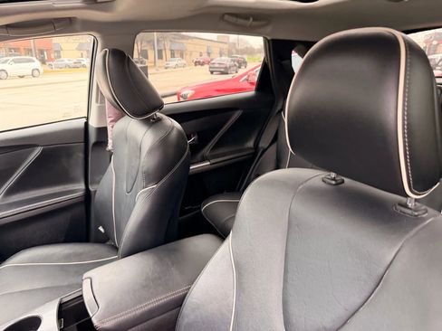 Used 2015 Toyota Venza XLE w/ XLE Premium Package image 11