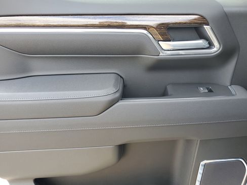 New 2025 GMC Sierra 1500 Elevation image 13