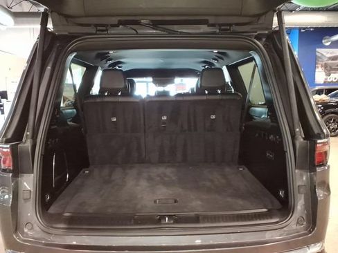 Certified 2024 Jeep Wagoneer L Series III w/ Flexible Seating Group AWD/4WD image 19