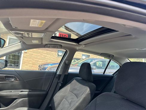 Used 2017 Honda Accord EX image 35