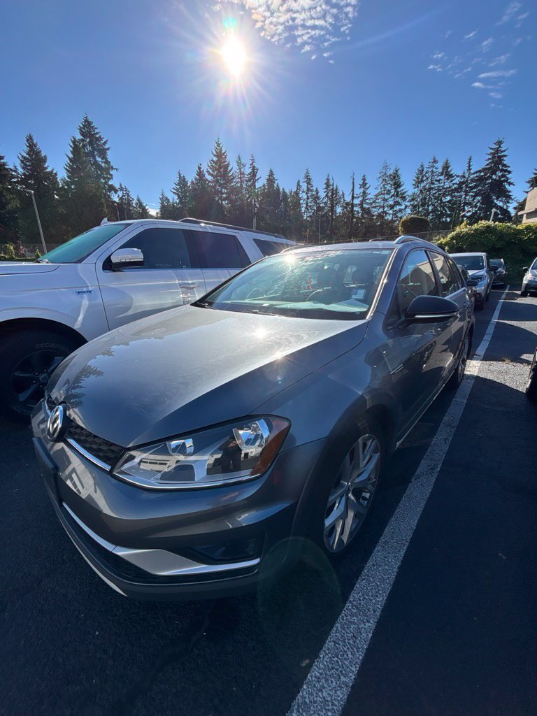 Used 2017 Volkswagen Golf Alltrack SEL AWD/4WD image 1