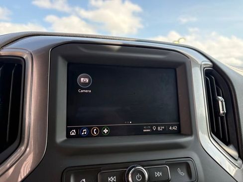 Used 2025 GMC Sierra 2500 Pro w/ 1SA Pro Safety Plus Package AWD/4WD image 18