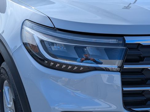 New 2026 Ford Explorer Active image 5