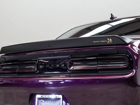 Used 2022 Dodge Challenger R/T Scat Pack RWD image 13