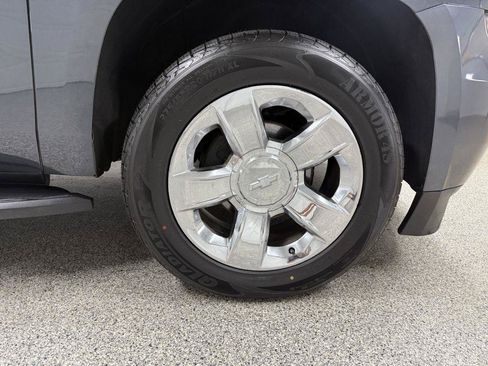 Used 2020 Chevrolet Suburban LT AWD/4WD image 53