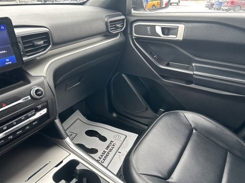 Used 2020 Ford Explorer XLT w/ Equipment Group 202A image 25