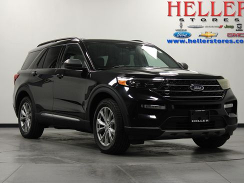 Used 2020 Ford Explorer XLT w/ Equipment Group 202A AWD/4WD image 1