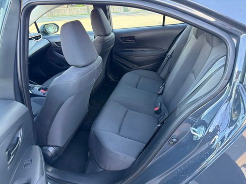 Used 2025 Toyota Corolla LE FWD image 9
