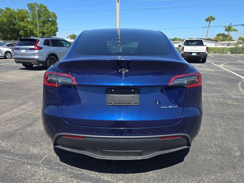 Used 2022 Tesla Model Y Long Range AWD/4WD image 5