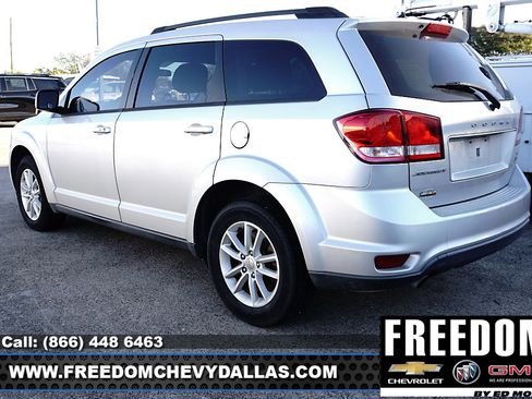 Used 2014 Dodge Journey SXT w/ Flexible Seating Group image 4