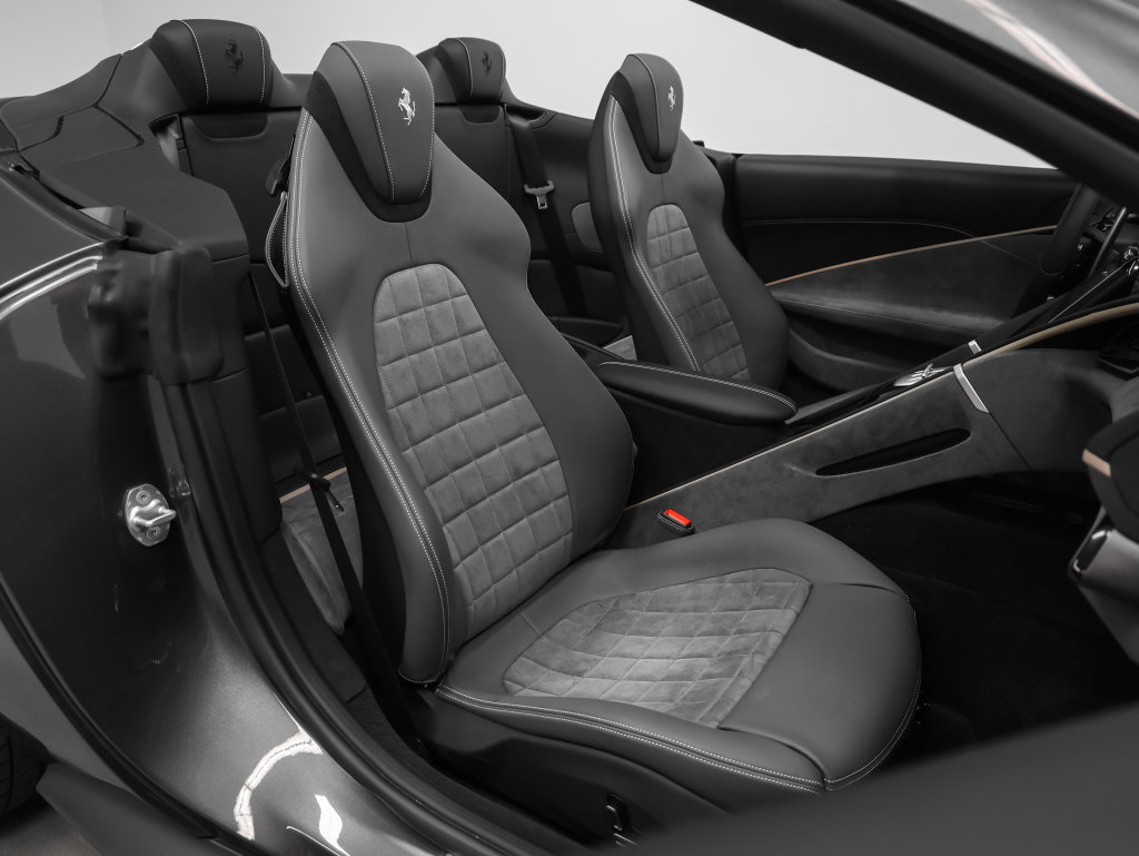 Used 2024 Ferrari Roma Spider RWD image 26